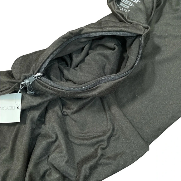 Beyond Yoga Pocket Infinity Scarf in black NWT - Picture 4 of 7